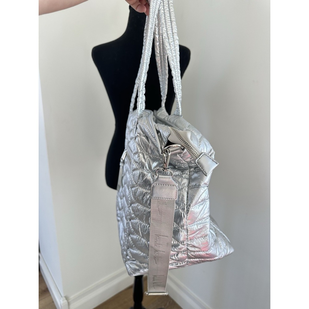 NWOT Nicole Miller Quilted Silver Tote Bag Purse - Picture 4 of 8